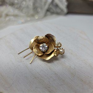 Delicate Vintage Flower Brooch Pin Rhinestone & Pearl